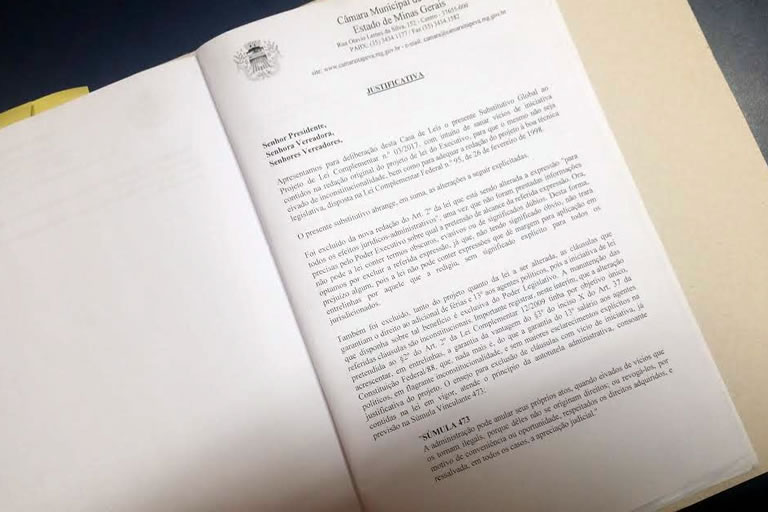 Projeto de Lei que trata de Cargos e Salários de autoria do Poder Executivo